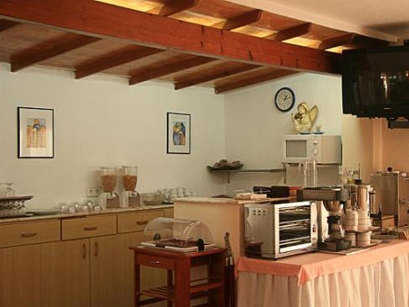 Hostal Residencia Europa Punico Ibiza Town Exterior photo