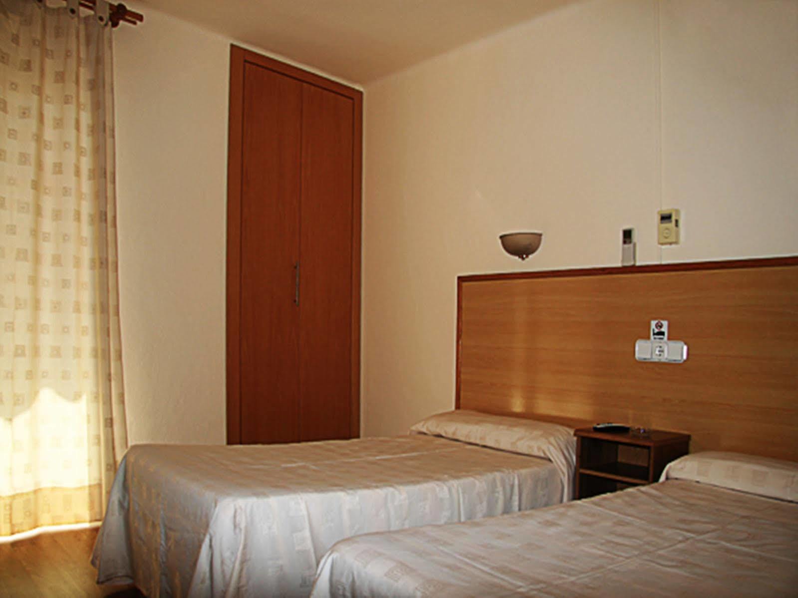 Hostal Residencia Europa Punico Ibiza Town Exterior photo