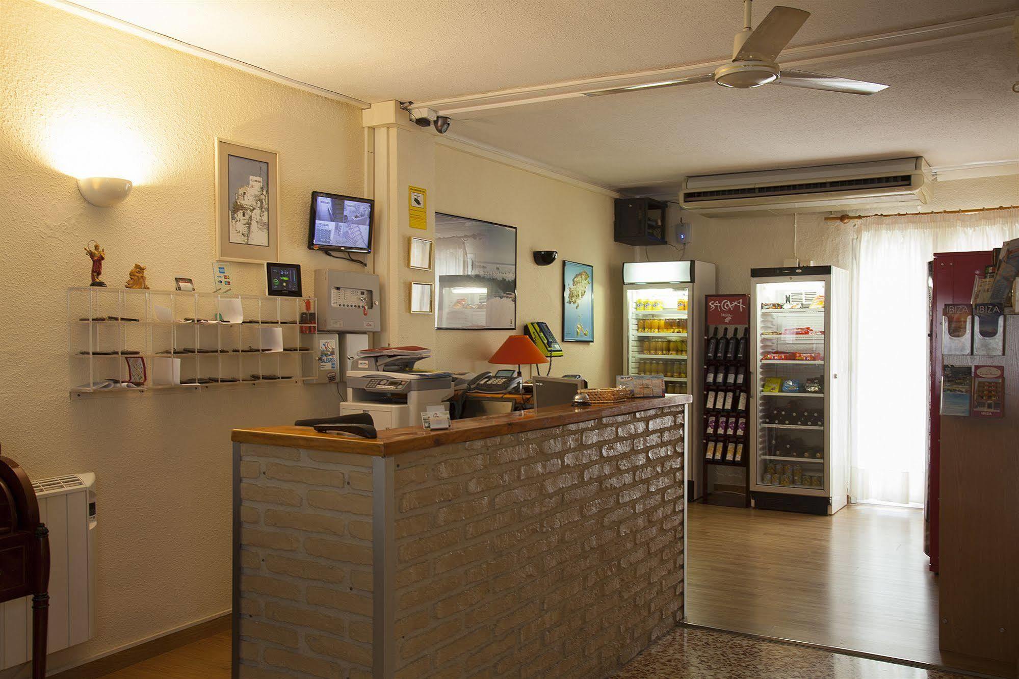 Hostal Residencia Europa Punico Ibiza Town Exterior photo