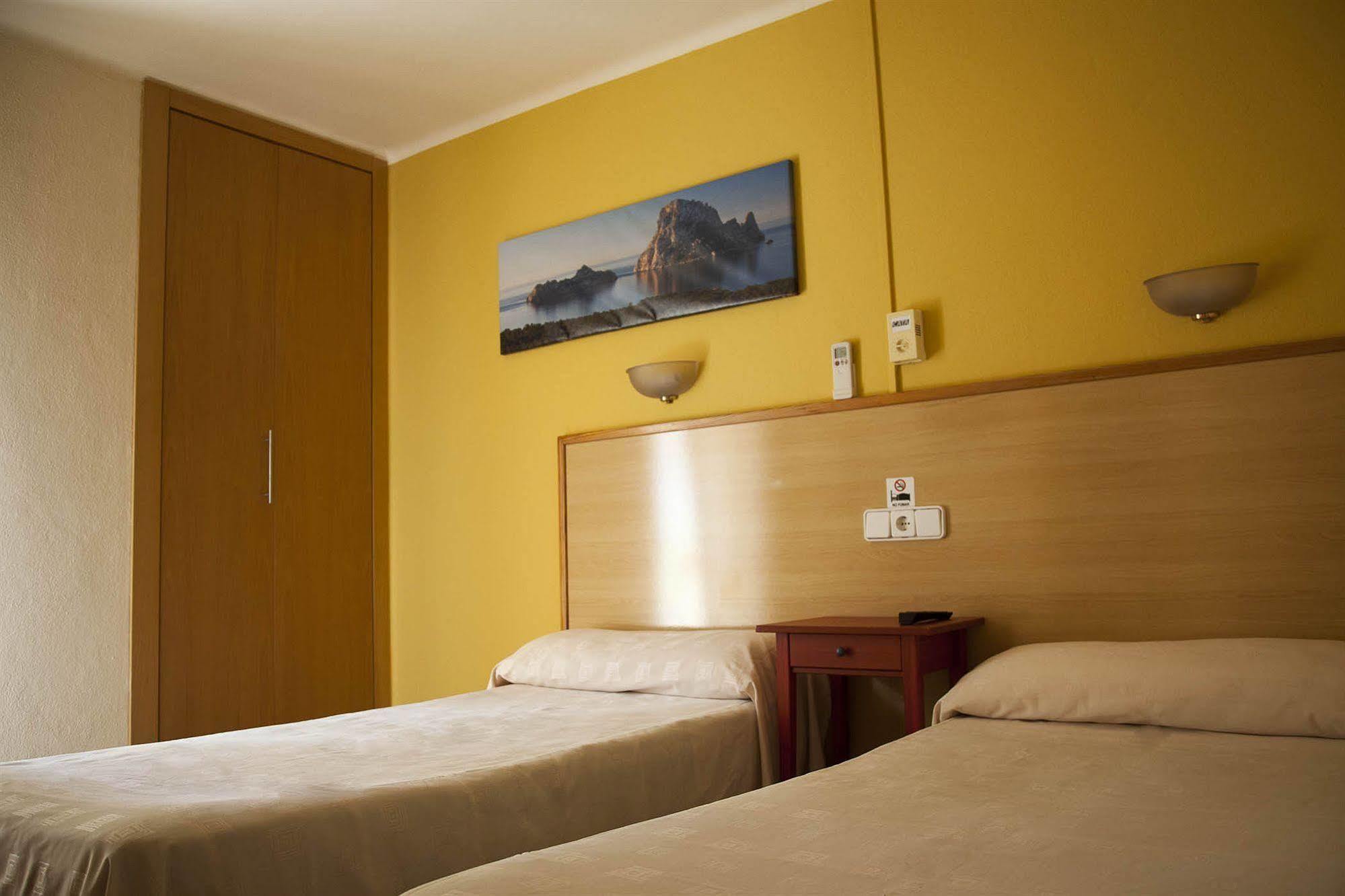 Hostal Residencia Europa Punico Ibiza Town Exterior photo